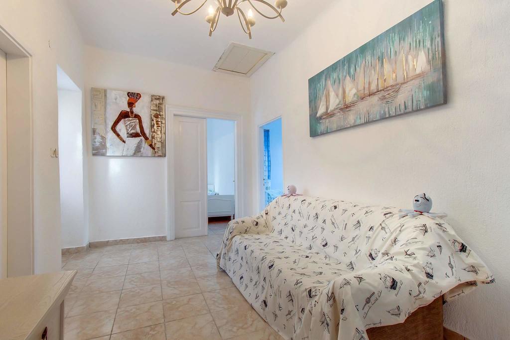 Narcis Central Apartment With Sea & City Views Veli Lošinj Exterior foto